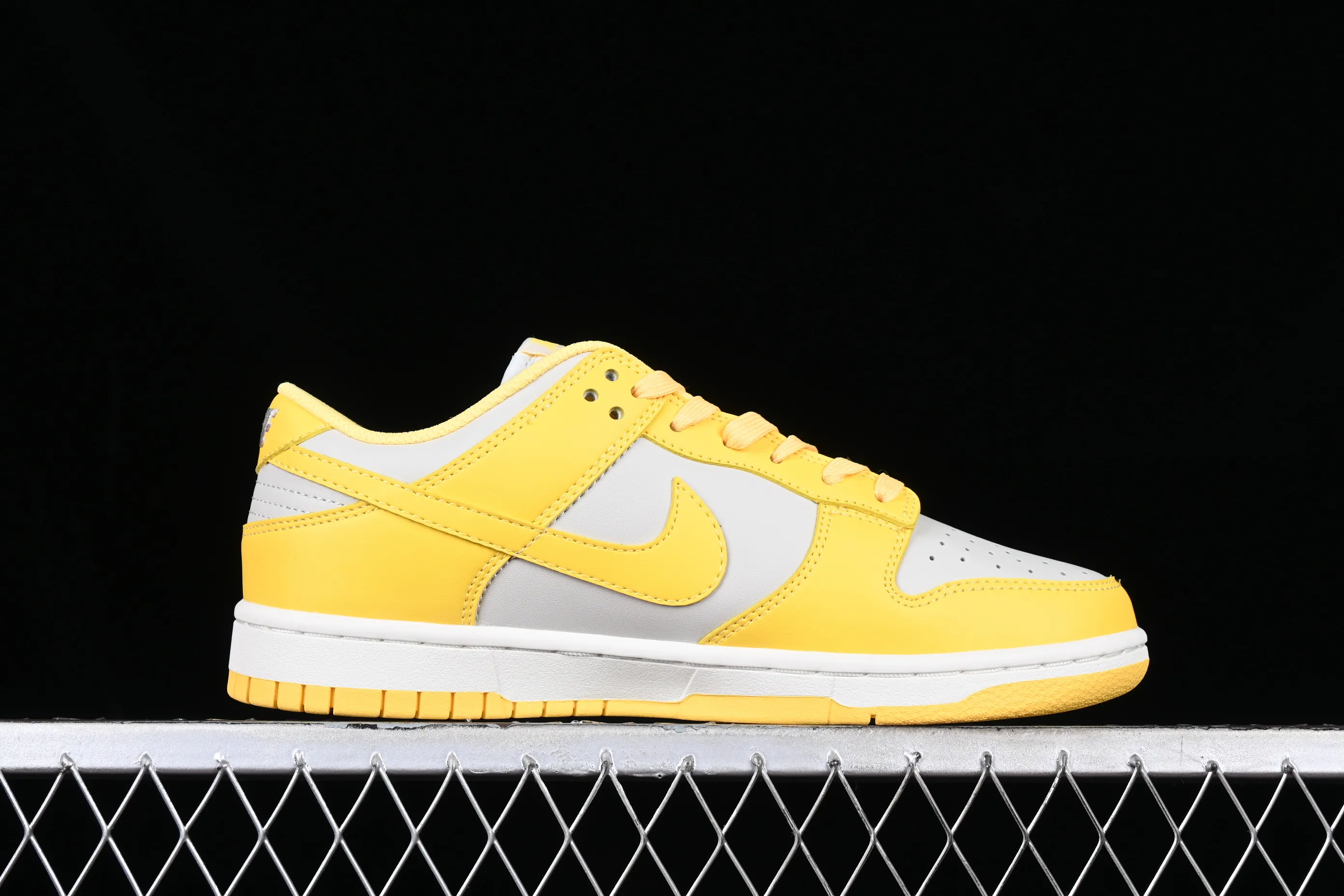 All Categories Nk SB Dunk Series Nk SB Dunk Low Low-top sneakers Nk Dunk Low Retro yellow-gray SB low-top sports and leisure sneakers DD1503-002